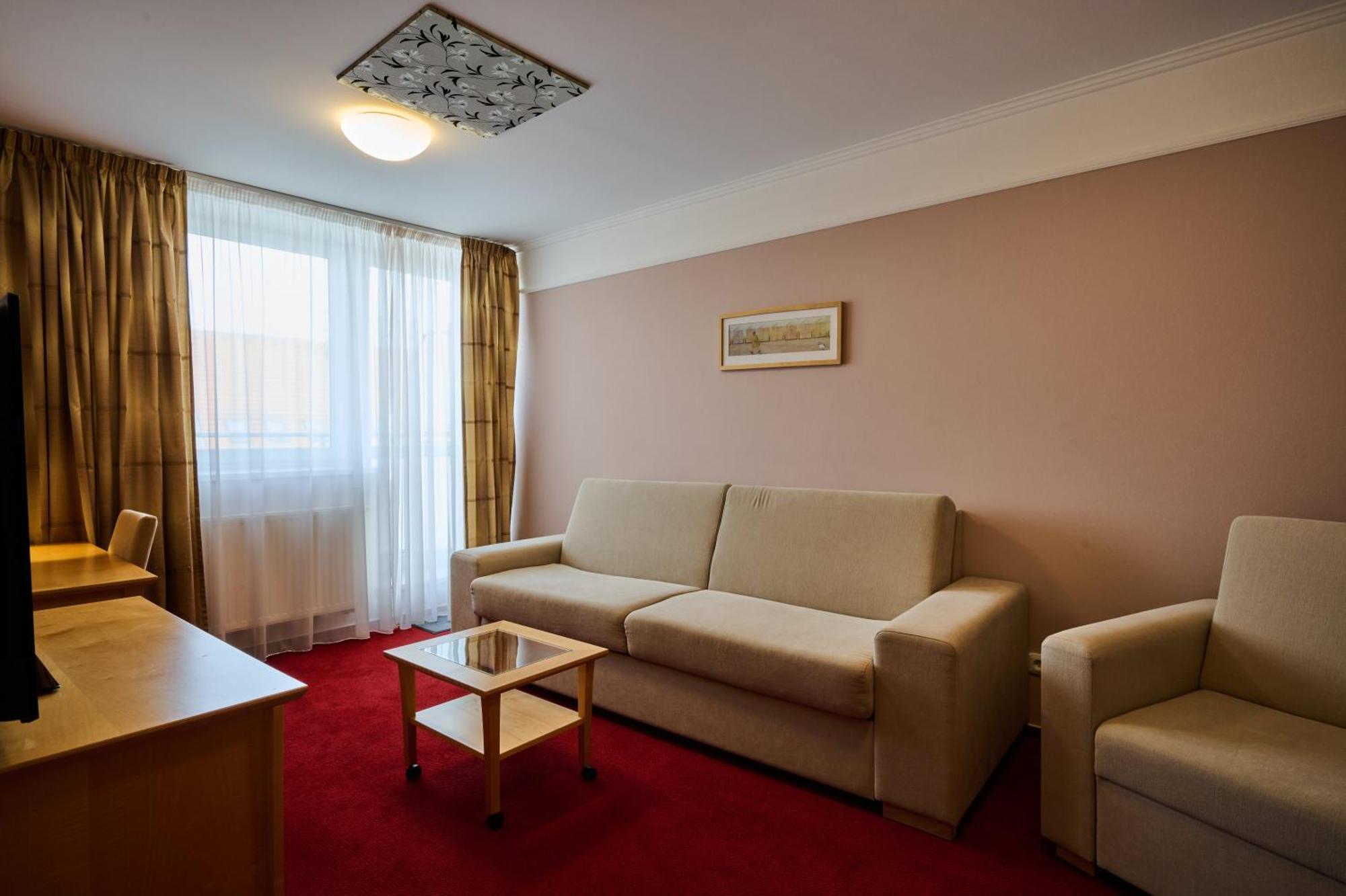 Hotel Akademie Chocerady Luaran gambar