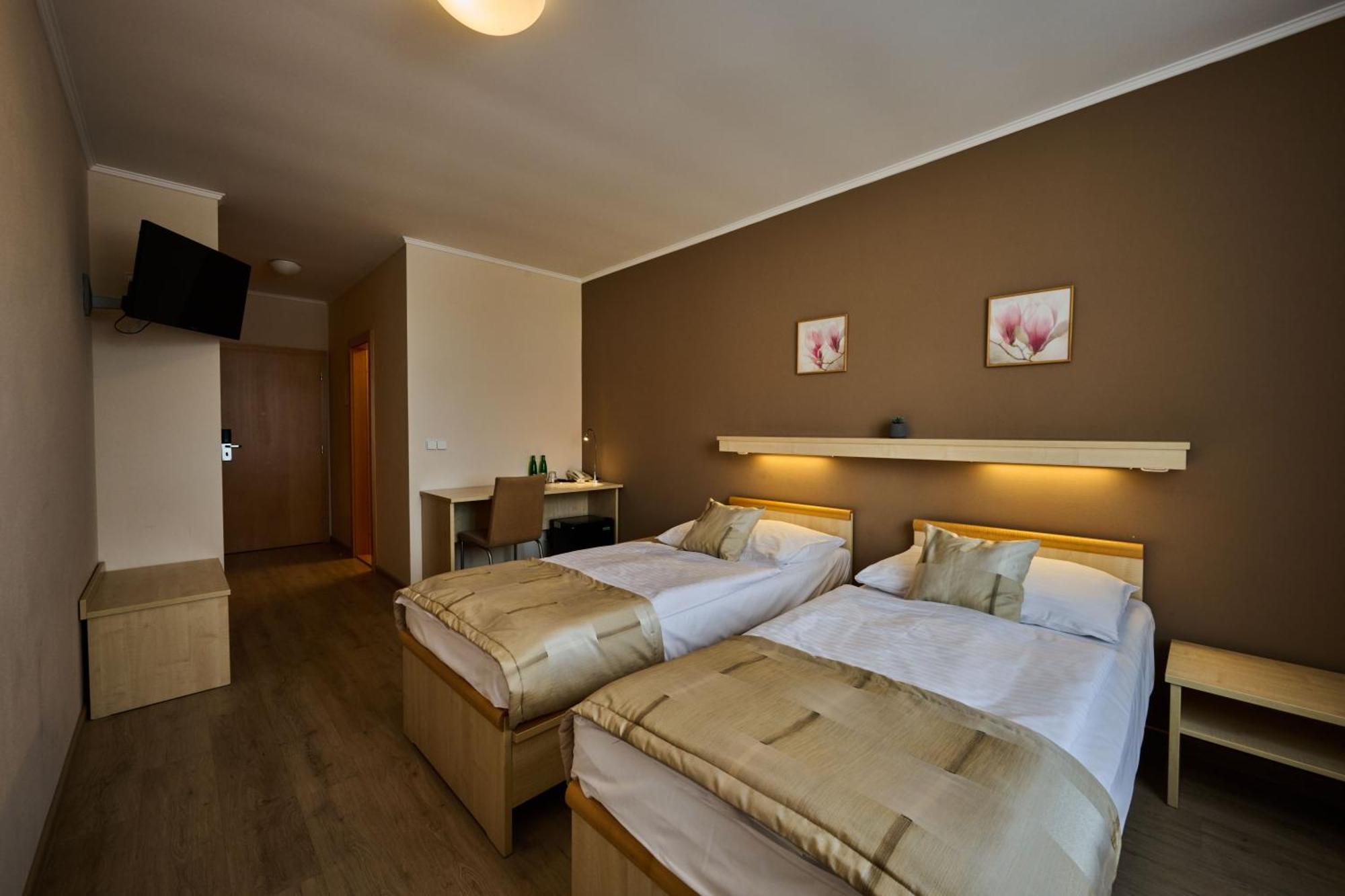 Hotel Akademie Chocerady Luaran gambar