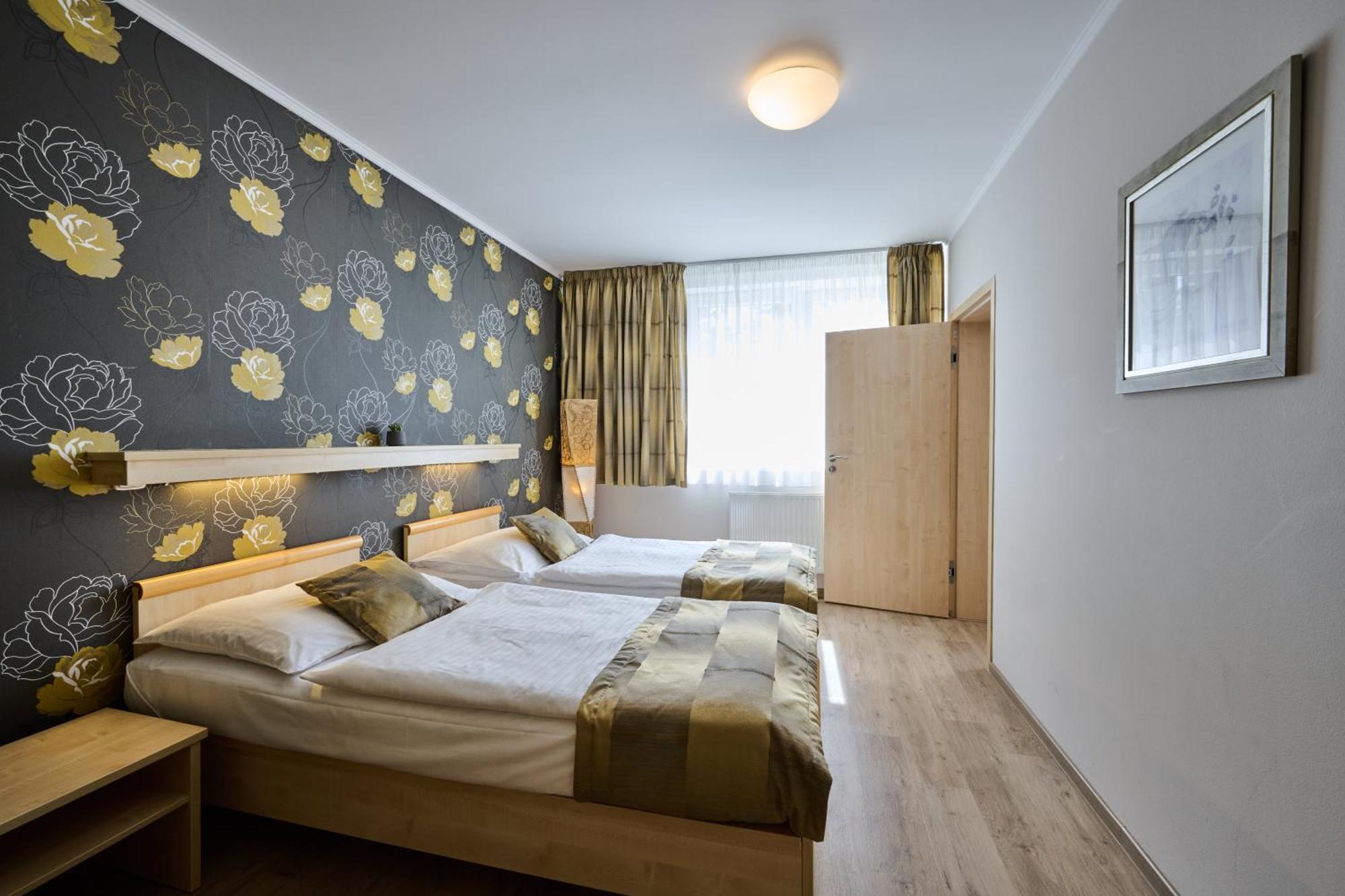 Hotel Akademie Chocerady Luaran gambar