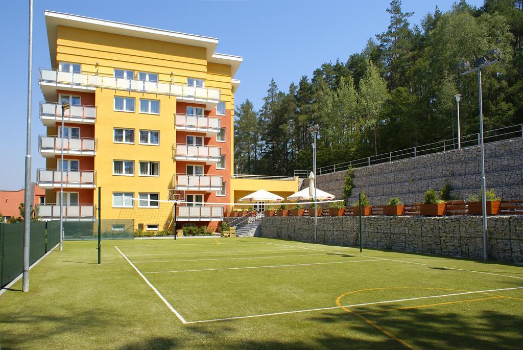Hotel Akademie Chocerady Luaran gambar