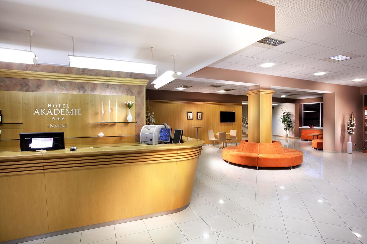 Hotel Akademie Chocerady Luaran gambar