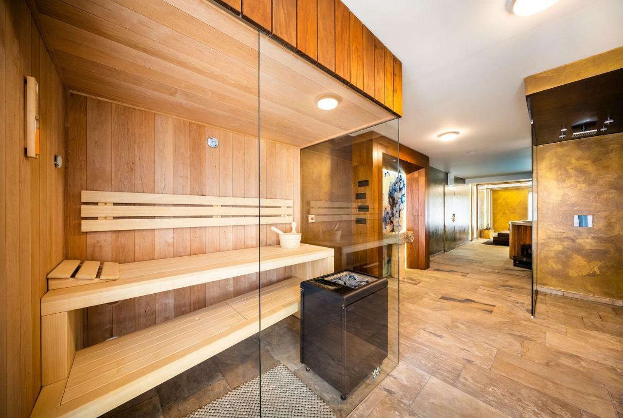 Hotel Akademie Chocerady Luaran gambar