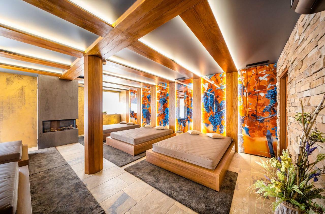 Hotel Akademie Chocerady Luaran gambar